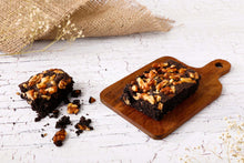 Load image into Gallery viewer, Box of 6 Mixed Brownies (Shipping all over India)