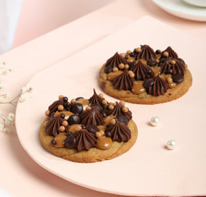 Box of 2 Chocolate and Salted Caramel Frosted Cookie (Eggless)