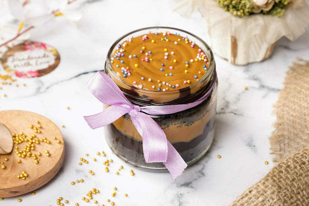 Chocolate and Salted Caramel Cake in a Jar (Eggless)