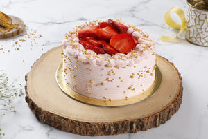 Vanilla and Fresh Strawberry Cake (Eggless) (Seasonal)